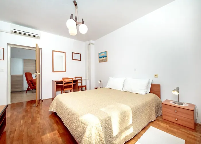 Zdenka Apartment *